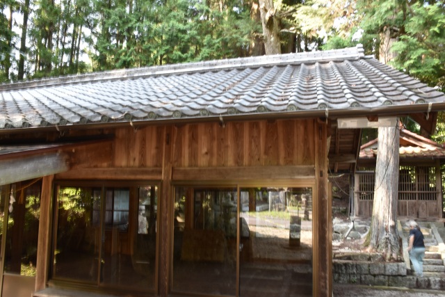 八剣神社